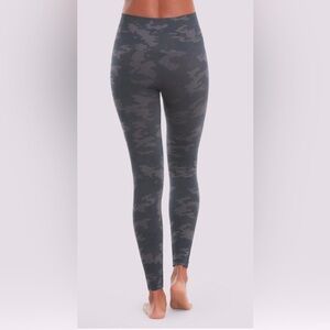 Spanx Camo Leggings - size Large, NWT